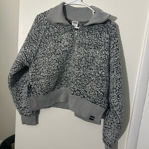 PINK Victoria's Secret Textured Gray Turtleneck 1/4 Zip Size Medium